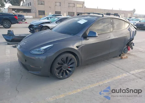 2022 Tesla Model Y Performance Dual Motor All-Wheel Drive from USA, damaged, VIN 7SAYGDEF1NF542447